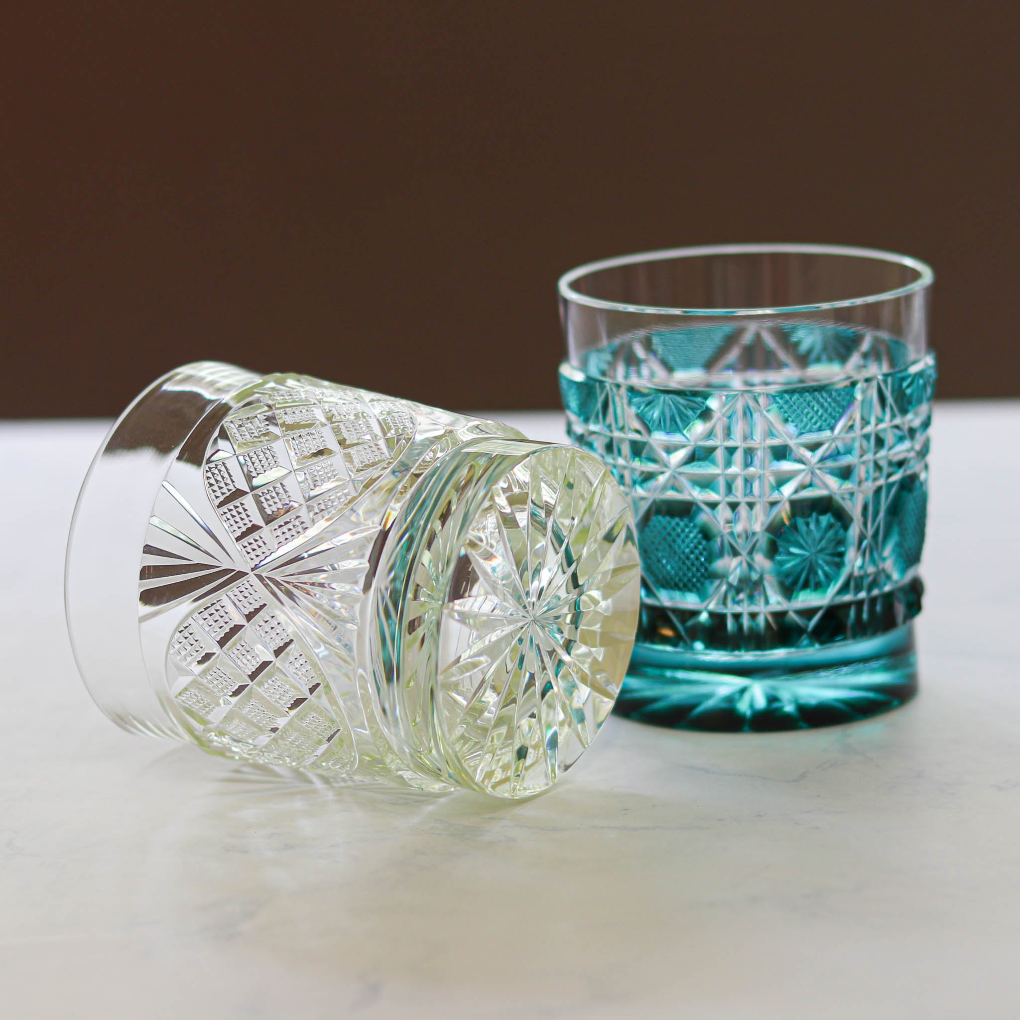 薩摩切子、緑色のガラス切子細工 木箱付き、尚古集成館 薩摩切子、緑色