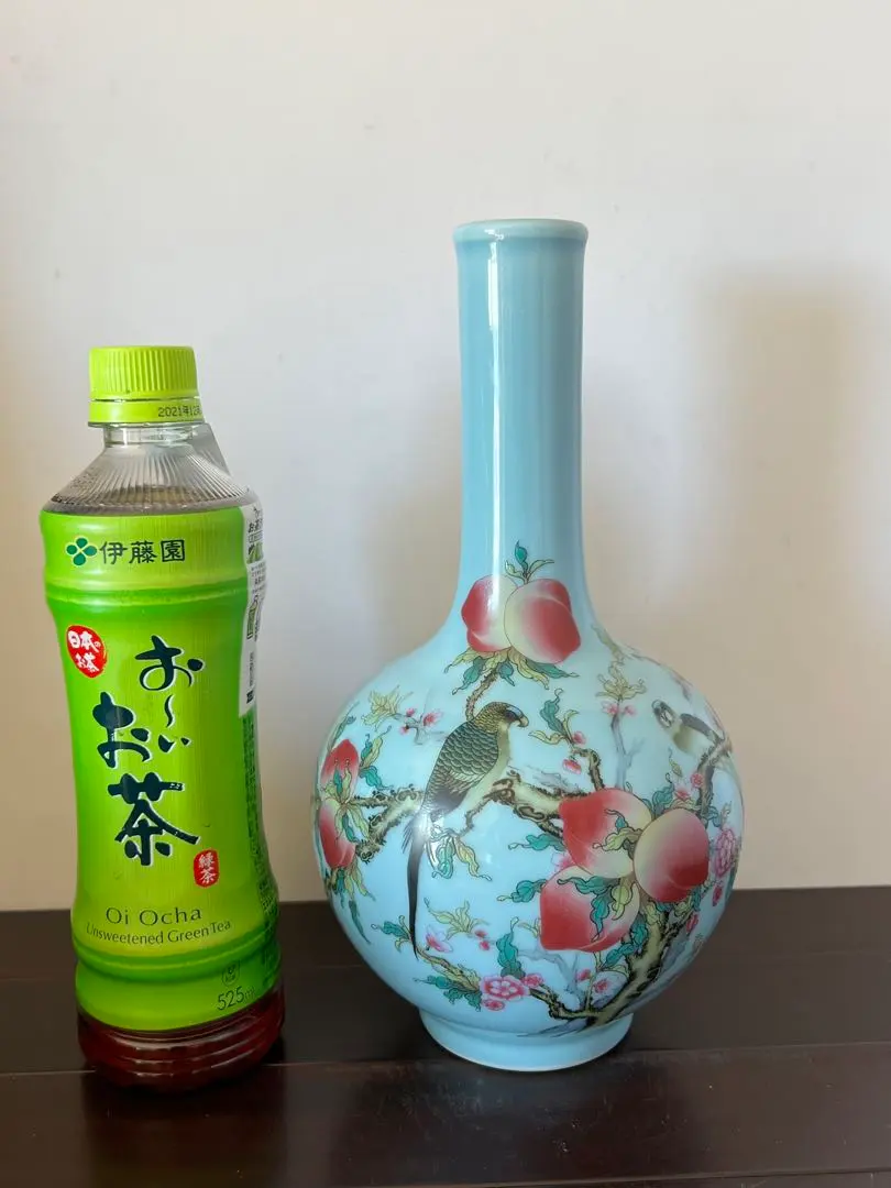 中国 骨董【大清乾龍年製】赤釉金彩草花紋馬図天球瓶