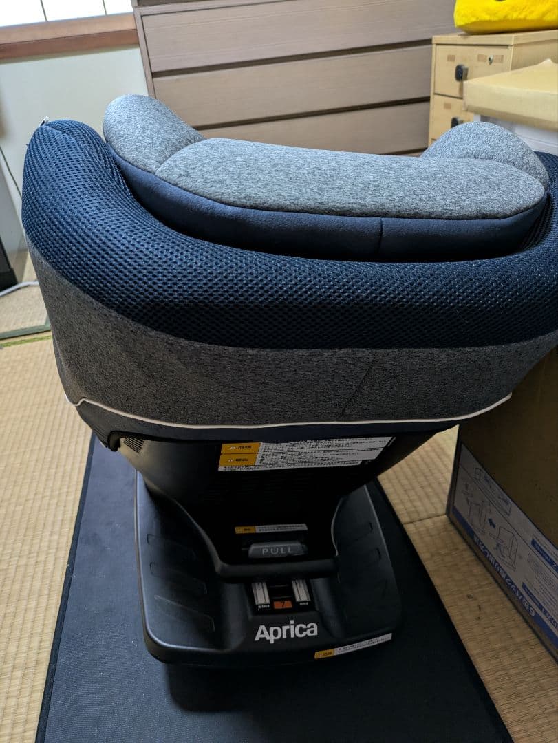 Aprica 車用チャイルドシート グレー/ネイビー｜Aprica 車用
