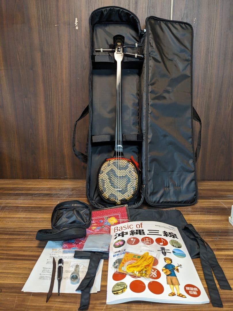 さ*な様 D1071　三線　リュックサック型　ケース　テキスト　教科書　弦　その 三線用 ソフトケース（カラー：ブラック・ブラウン・ワインレッドから