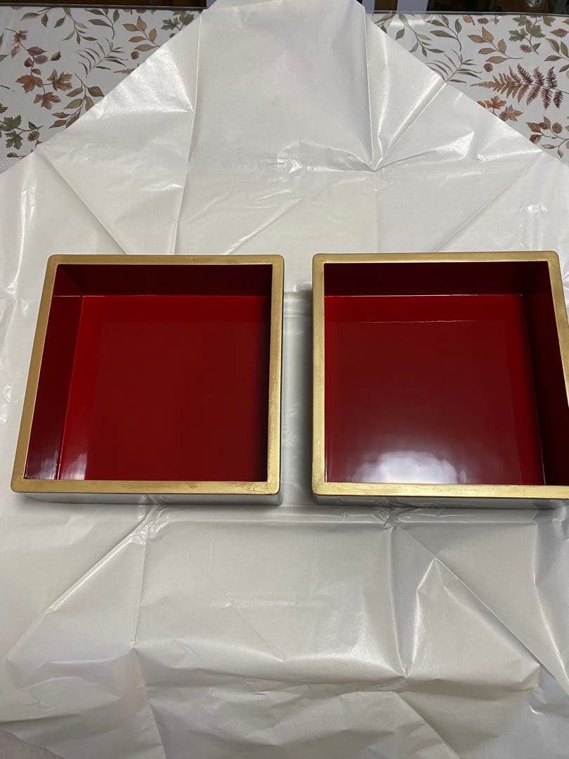 漆器重箱 赤と金