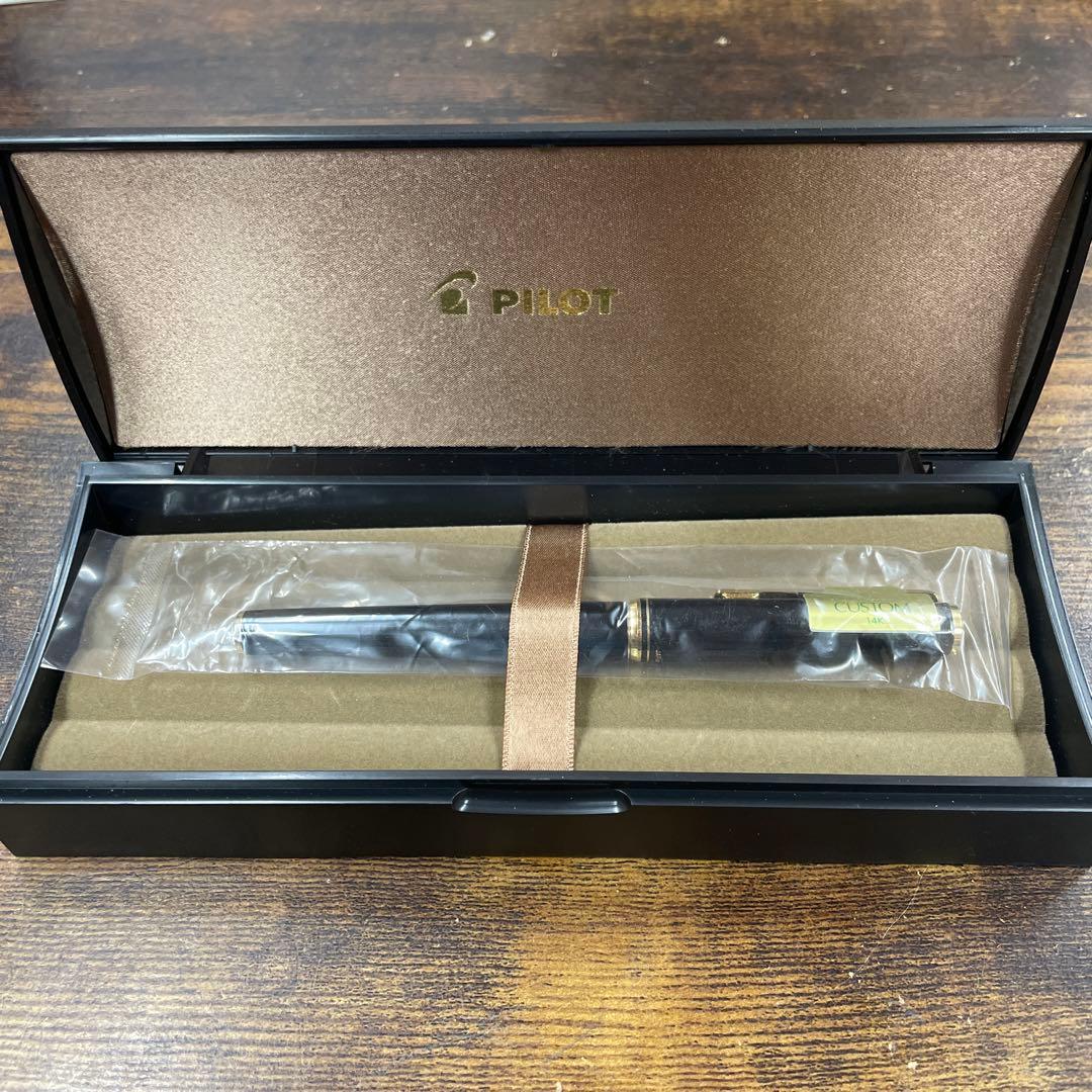 PILOT CUSTOM 万年筆 14K 専用ケース付き 未開封 PILOT CUSTOM 万年筆 14K 専用ケース付き 未開封 PILOT CUSTOM 万年筆