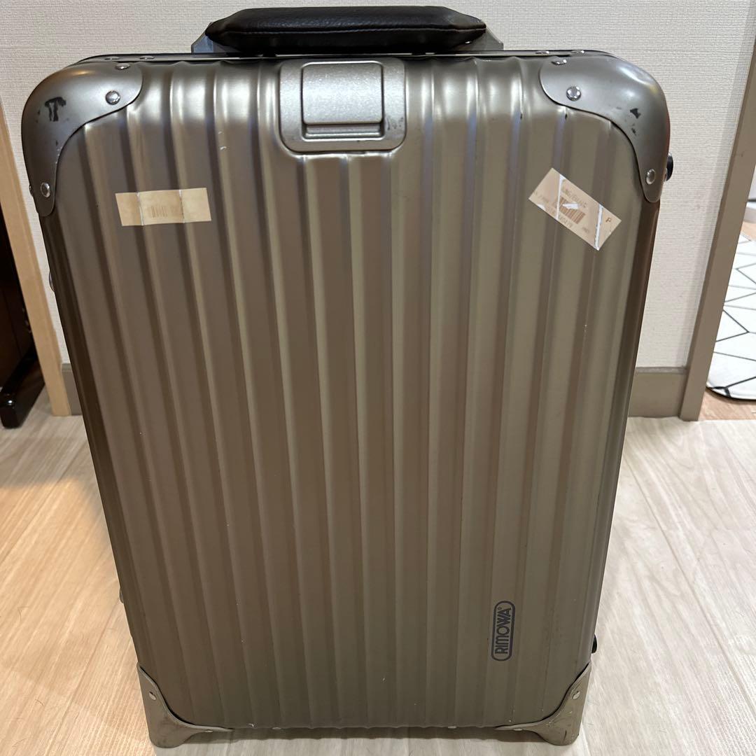 RIMOWA トパーズ チタニウム 32L(機内用) RIMOWA トパーズ チタニウム 32L シャンパンゴールド - メルカリ