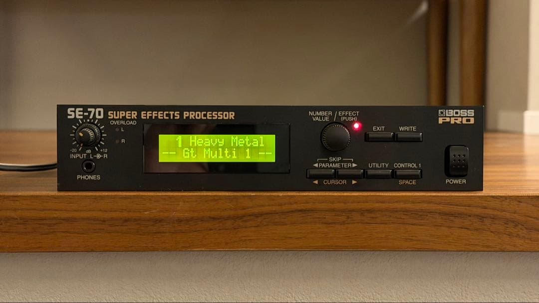 BOSS SE-70 マルチエフェクター BOSS SE-70 マルチエフェクター 値下げ！BOSS SE-70 エフェクト