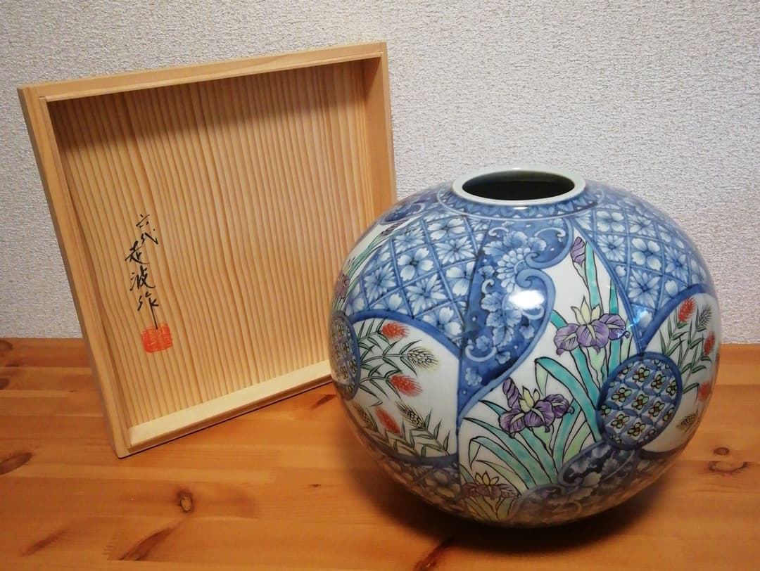 六代 佐藤走波作 染錦 あやめ麦文 壺 共箱 花瓶 C99864