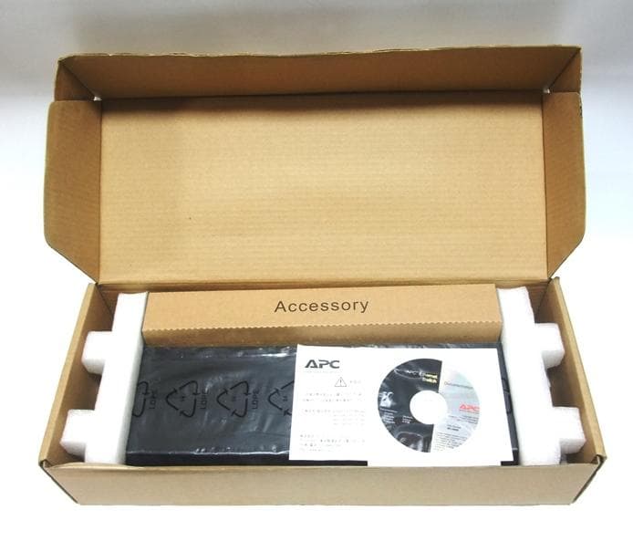 APC 24 ポート 10/100 イーサネット スイッチ AP9224110 APC 24 ポート 10/100 イーサネット スイッチ AP9224110 AP9224110