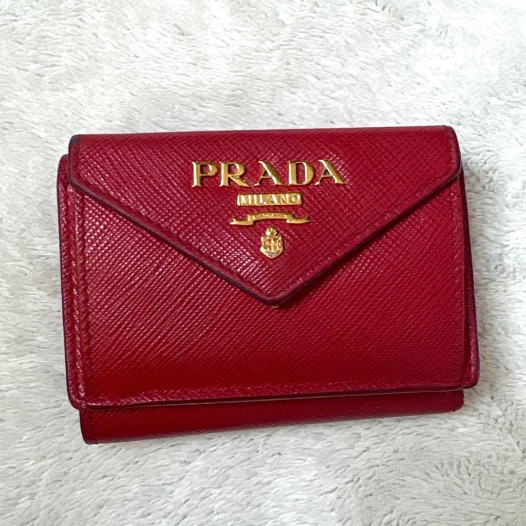 PRADA サフィアーノ 3つ折り財布 ☆韓国の人気☆【PRADA】☆サフィアーノレザー 三つ折り 財.布
