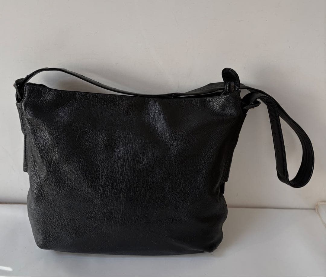 ゲンテン　ゴートヌメショルダーバッグ黒