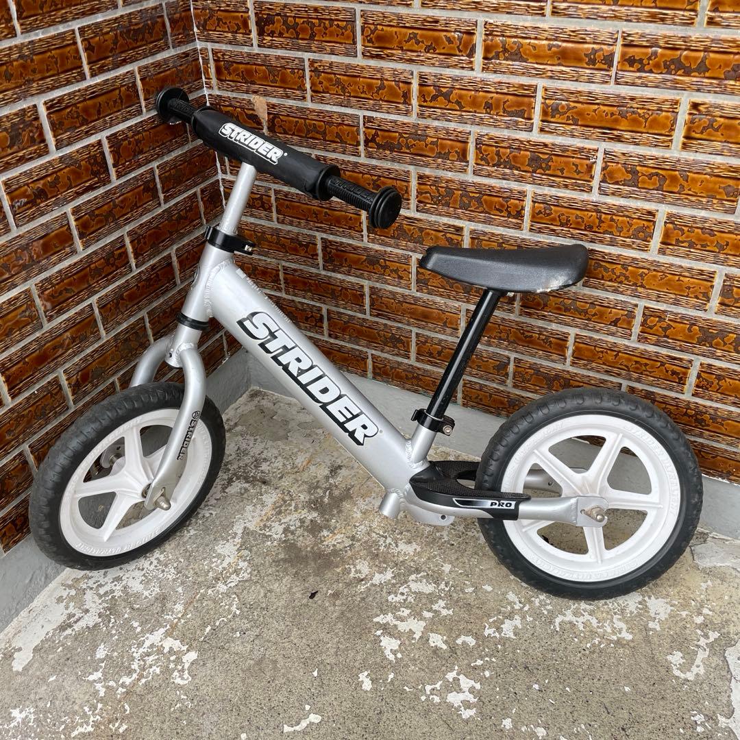 中古　STRIDER PROバランスバイク 12インチ シルバー　軽量！ STRIDER プロ バランスバイク シルバー 中古 STRIDER PROバランス