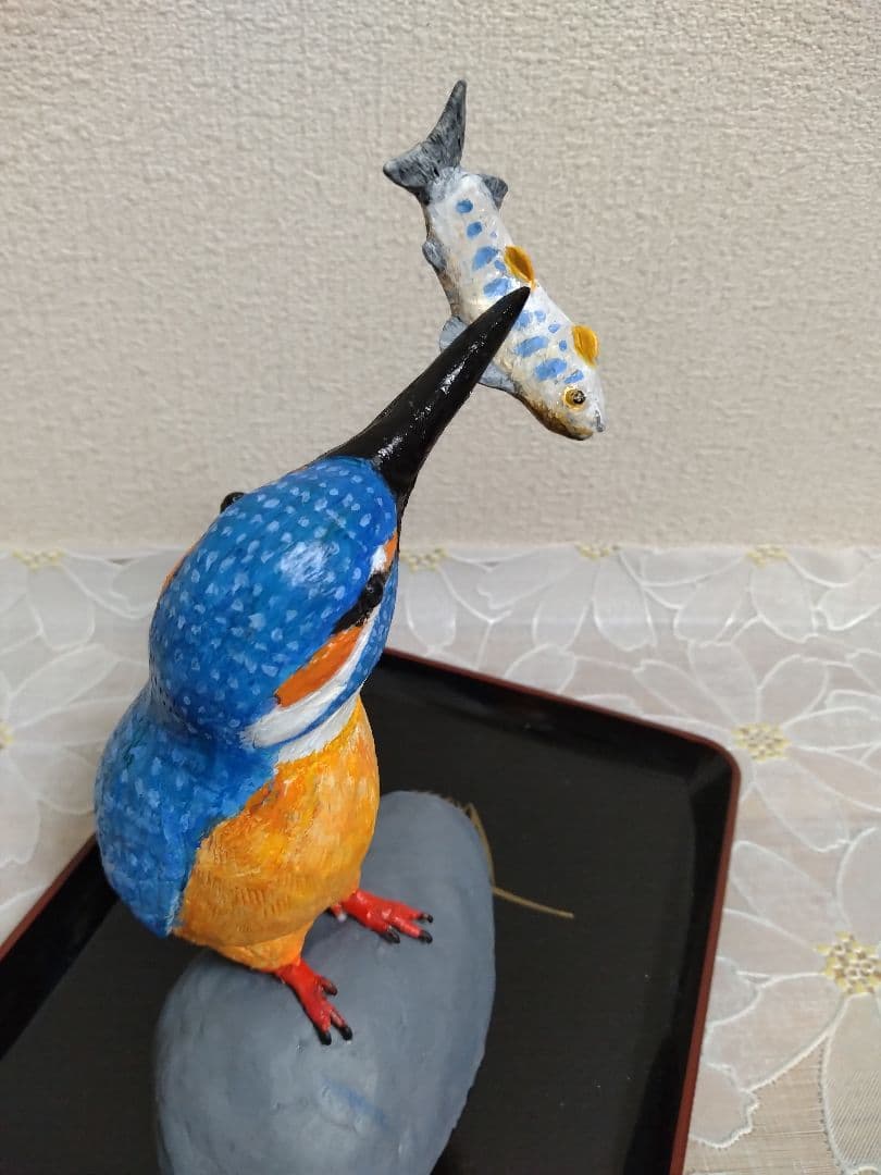 天然木木彫りつがいのカワセミ