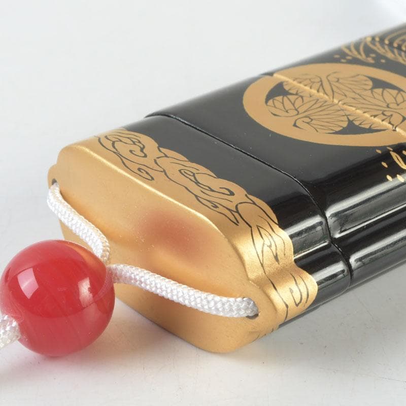 専用　黒漆　三つ葉葵雲波蒔絵　印籠　薬入　根付　緒締め玉　共箱　V9606