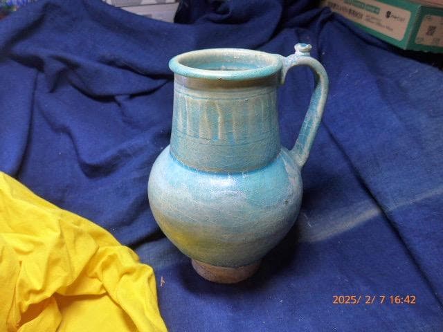 古いものです。ペルシャ 青釉手付壺 形と色の良い壺です 古いものです。ペルシャ 青釉手付壺 形と色の良い壺です