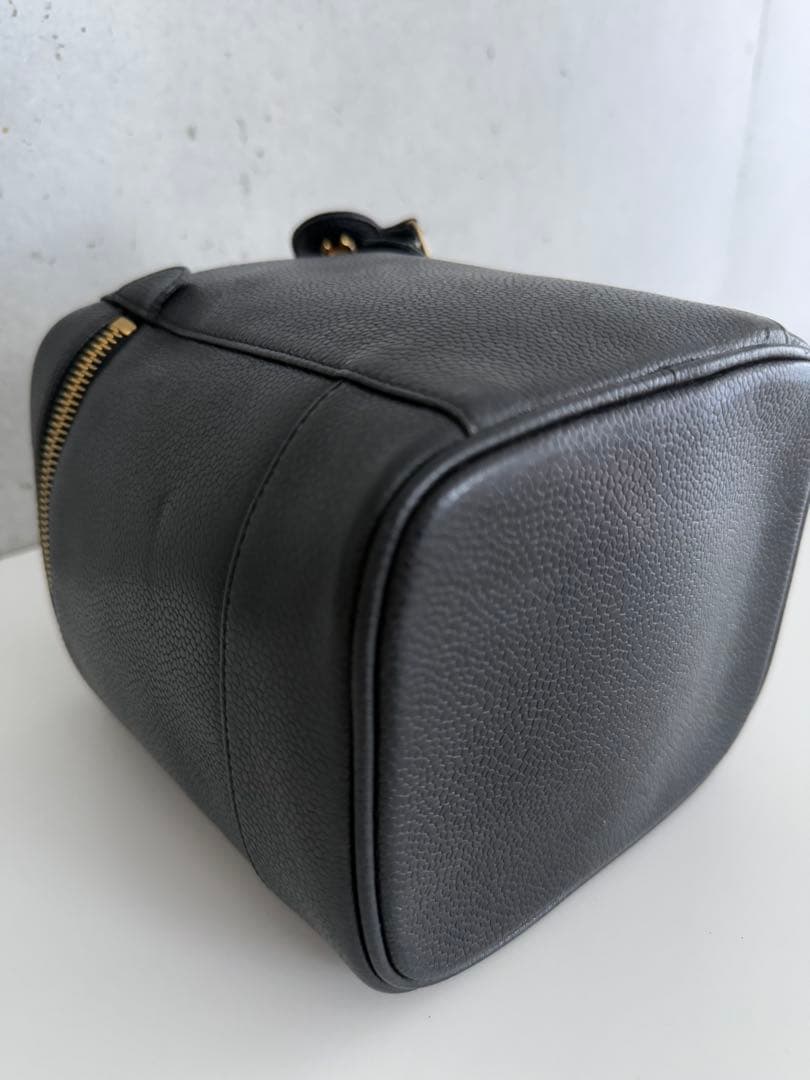 【最終価格】CHANEL バニティポーチ キャビアスキン